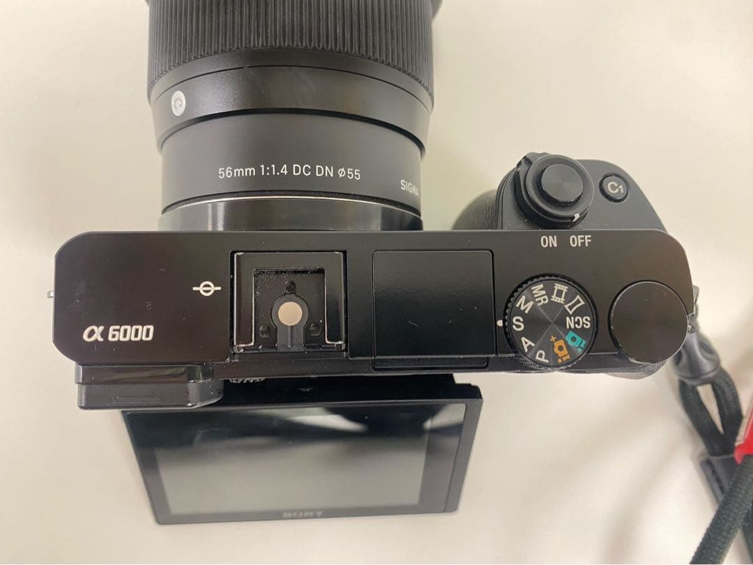 高性能一眼カメラSONY α6000＋SIGMA 56mm F1.4レンズセット