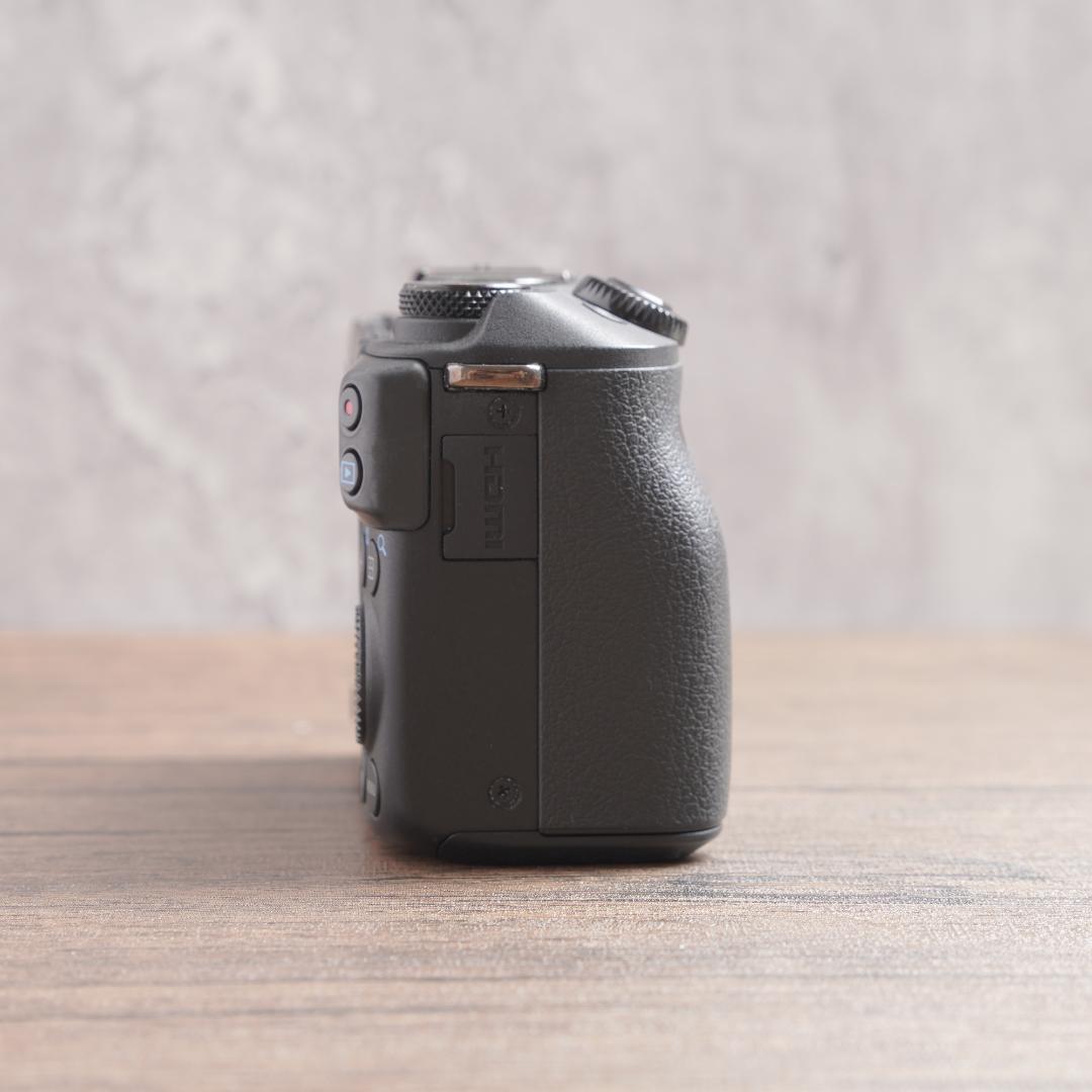 ✨美品✨Wi-Fi✨自撮りOK✨ブラック✨Canon EOS M3　958-1