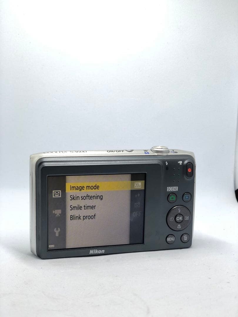 Nikon COOLPIX S3600デジタルカメラ 8倍光学ズーム