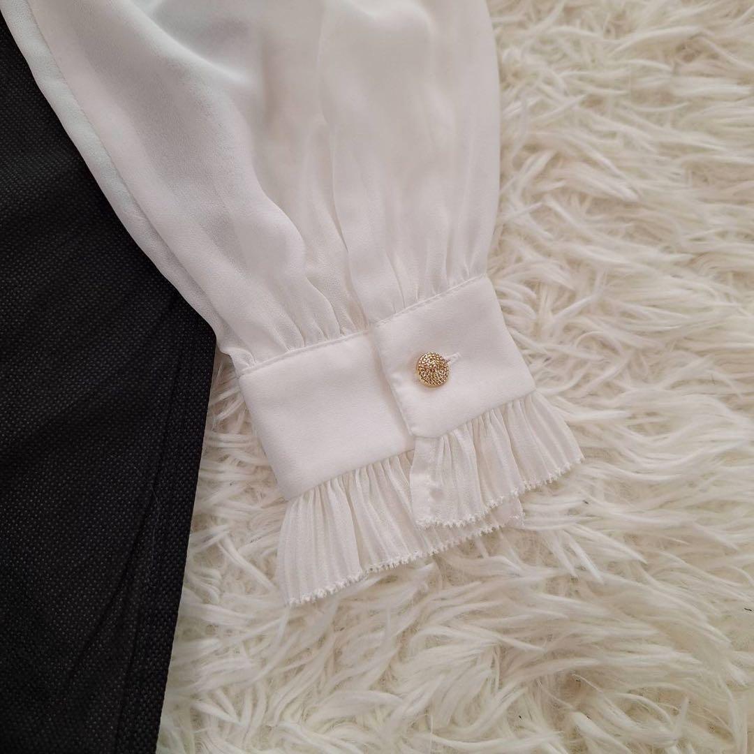 未使用級✨ソブ 2025SS ギャザーフリルデザインブラウス ボウタイ リボン