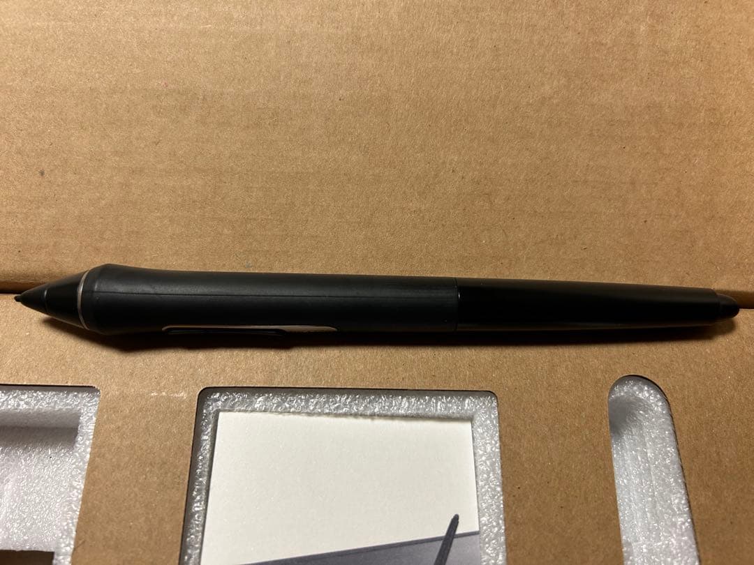 Wacom Cintiq 22 液晶ペンタブレット 本体