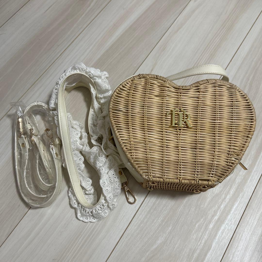 バッグ treat urself Love summer basket bag