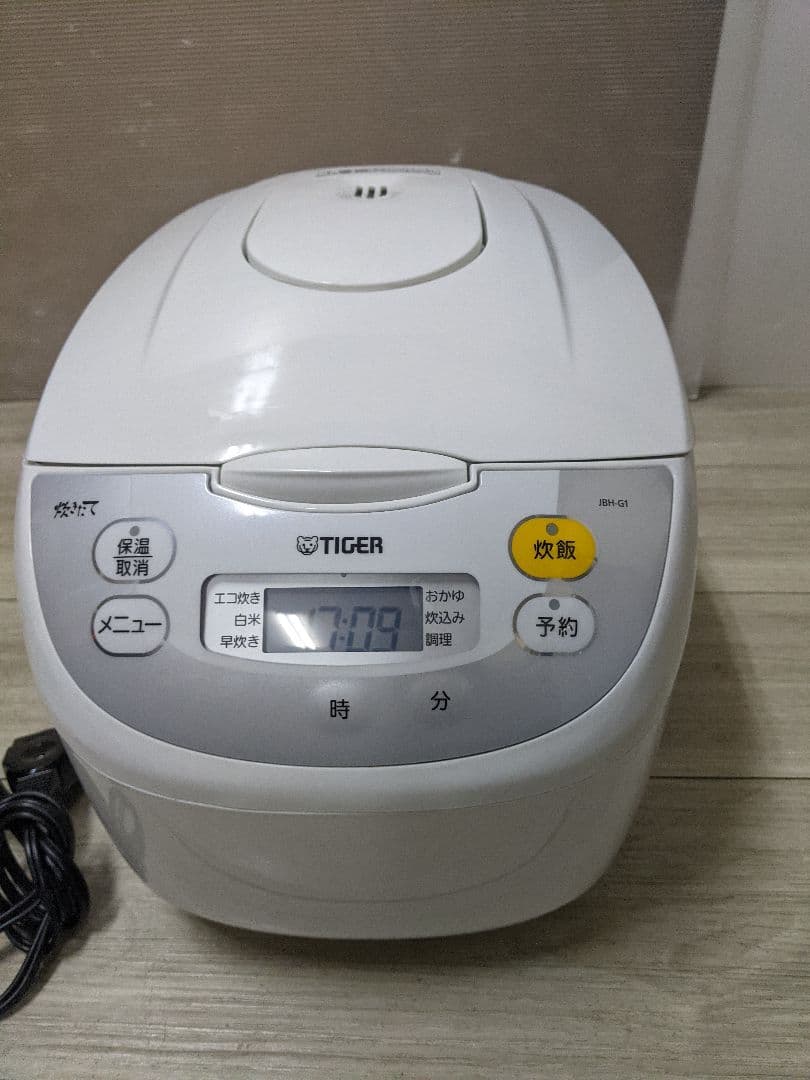 タイガー 炊飯器 1升 マイコン式 JBH-G181W ホワイト　2024年製