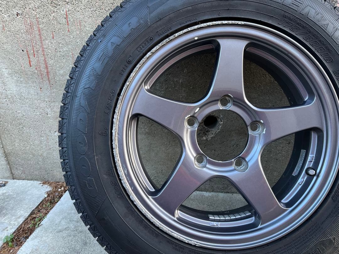 ジムニー　スタッドレスタイヤホイール4本セット　グッドイヤーアイスナビ　22年製