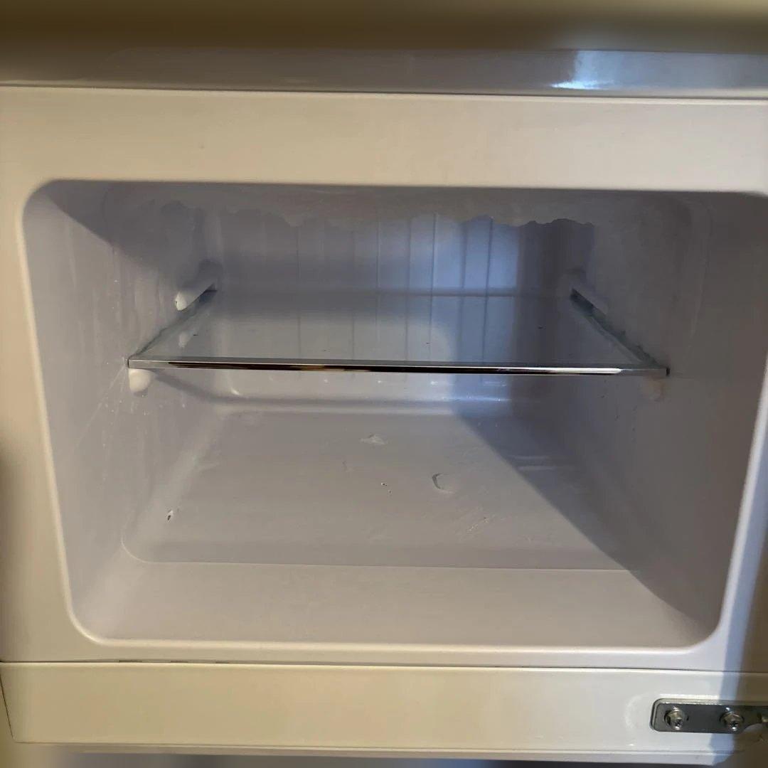 レトロデザイン　ノンフロン冷凍冷蔵庫　１１４ℓ PRR-122Ｄ-Ｗ