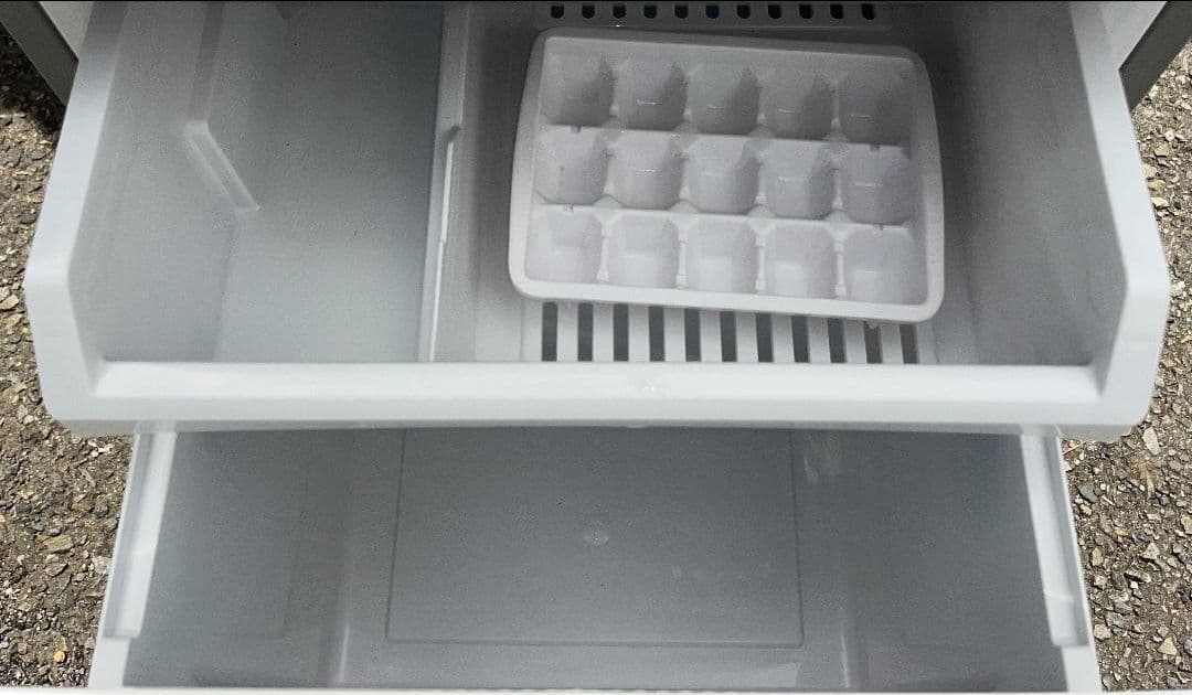 特価アクア冷凍冷蔵庫126L横縞模様低温フリーケース省エネ自動霜取り機能18年製