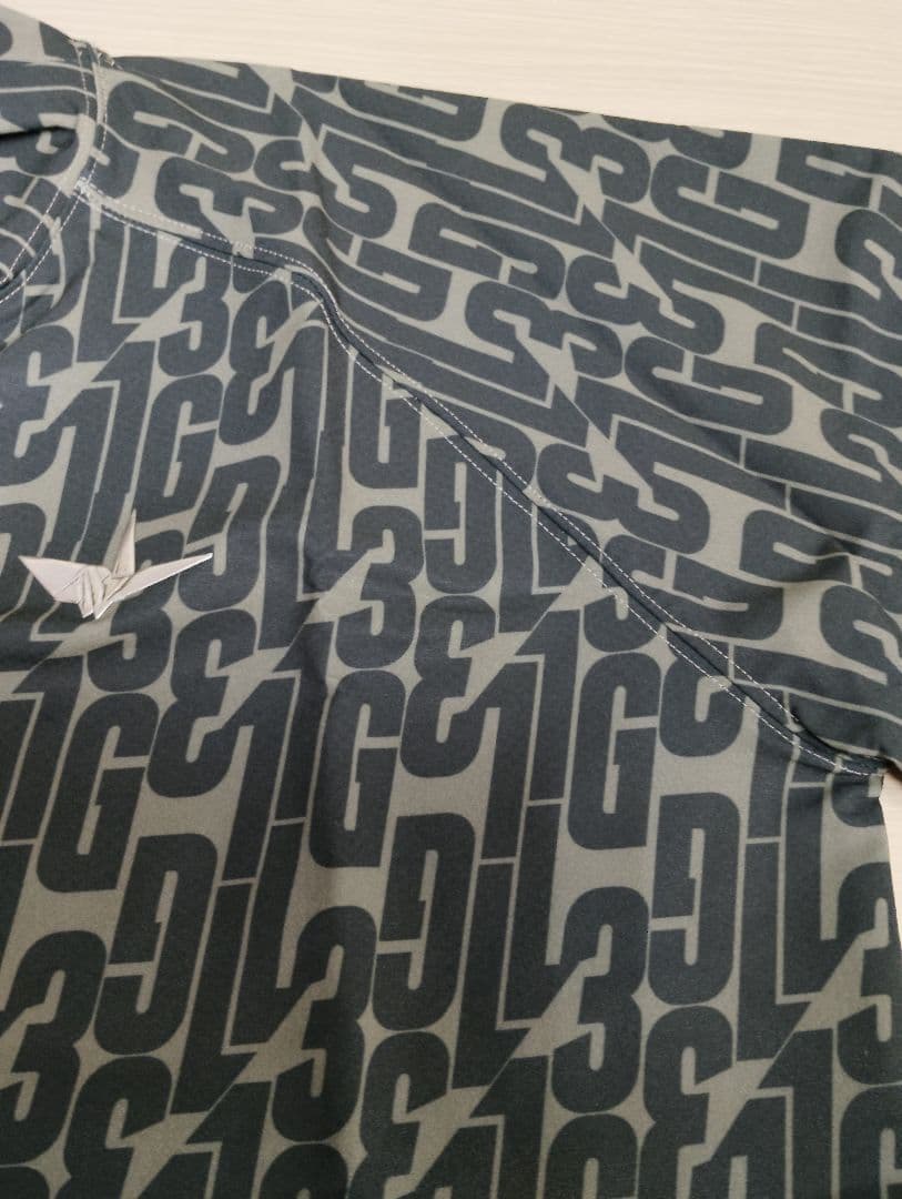 u*8様 未使用1PIU1UGUALE3 GOLF カーキゴルフモックネックシャ