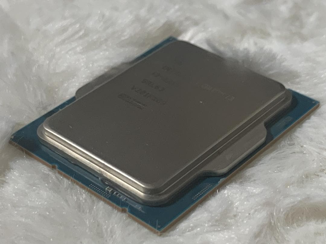 高性能 Intel Core i3-12100F 第12世代