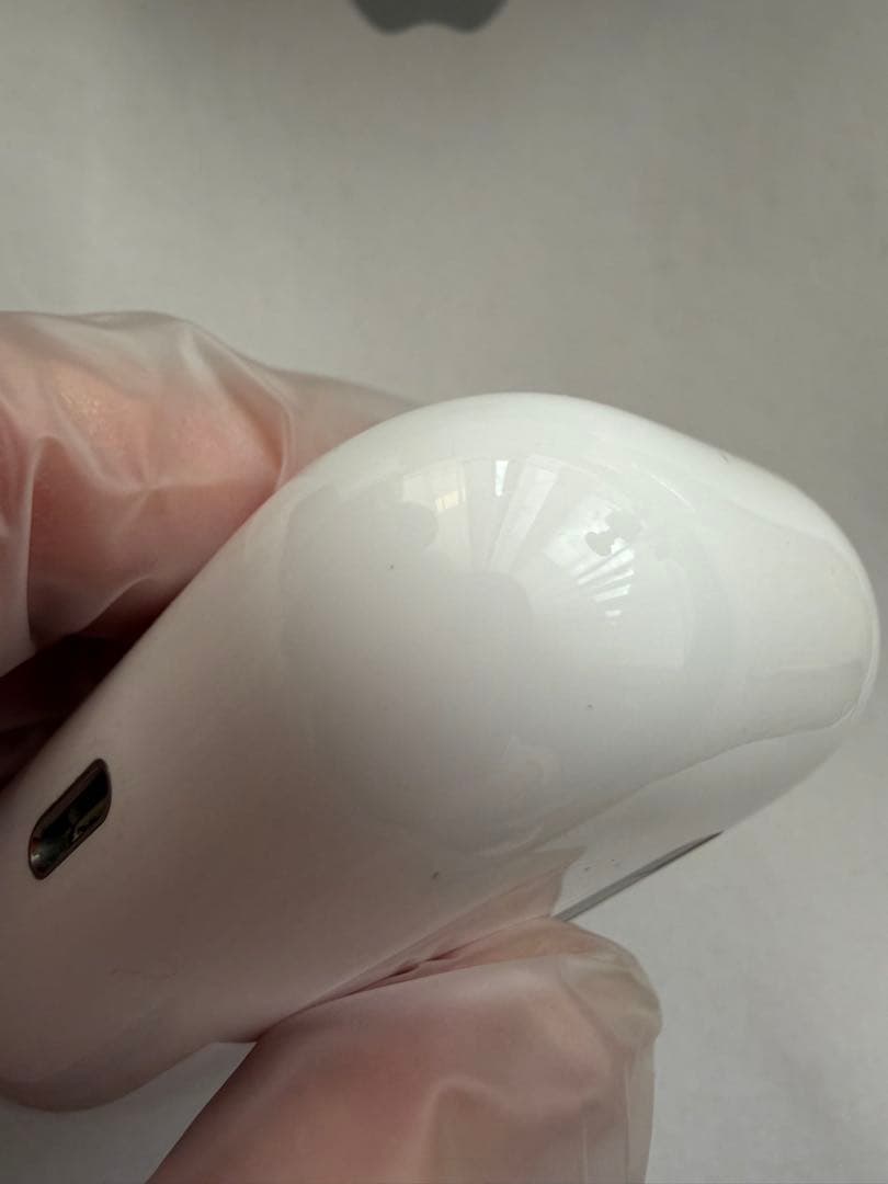 Apple AirPods Pro（第1世代）です。