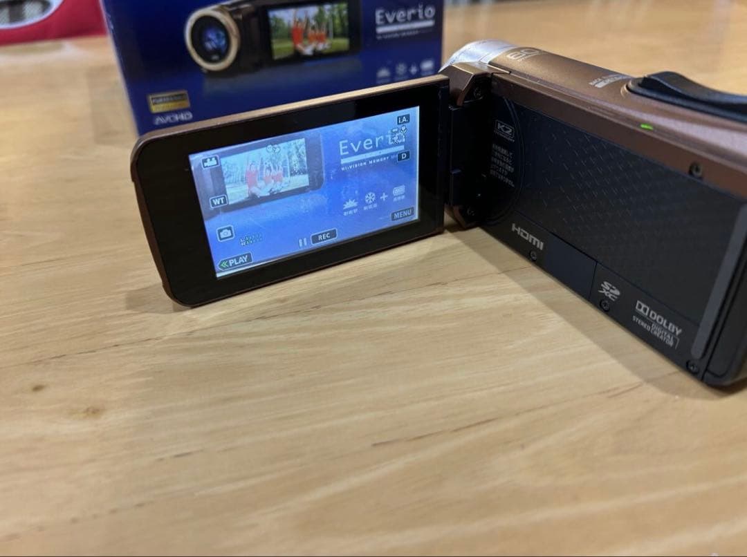 完動品　美品　JVC Everio GZ-F100-T フルHDビデオカメラ