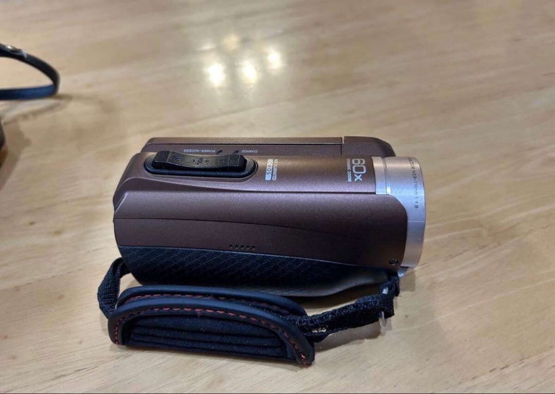 完動品　美品　JVC Everio GZ-F100-T フルHDビデオカメラ