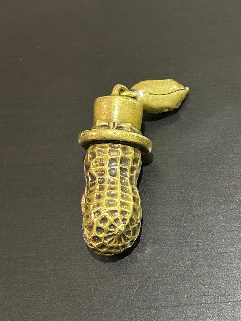 ピーナッツ&カンパニー　ヤチマタ　ベロピーナッツキーホルダー