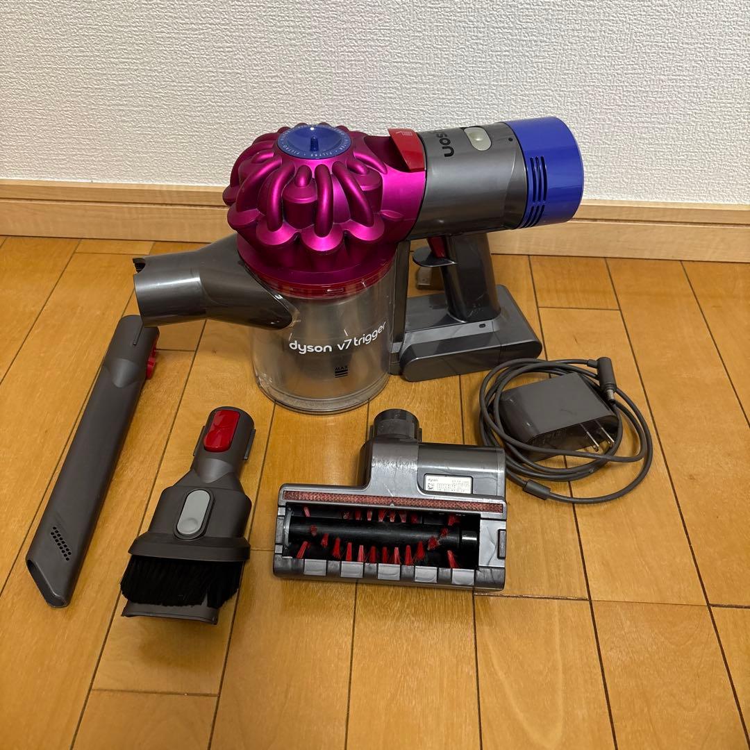 dyson V7 トリガー ハンディクリーナー　ダイソン