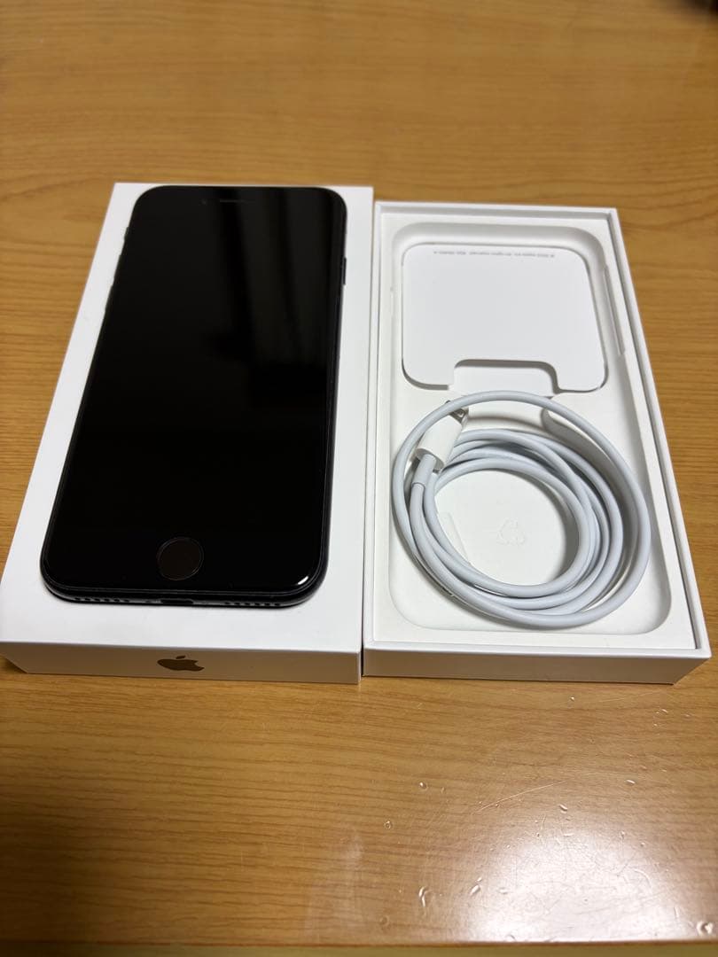 iPhone SE 第3世代　128GB