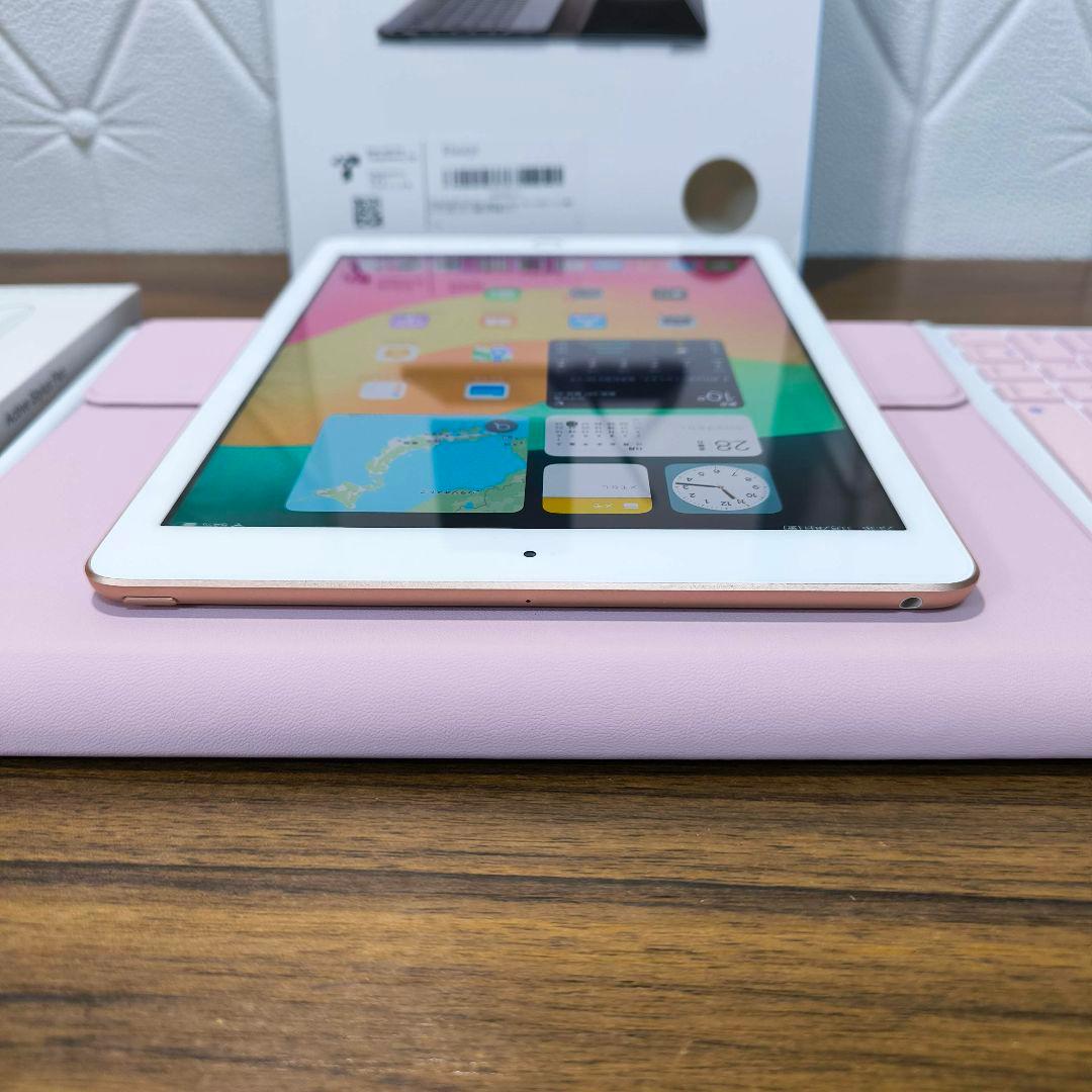 iPad 第6世代 Wi-Fi 128GB ケースとキーボード、タッチペン