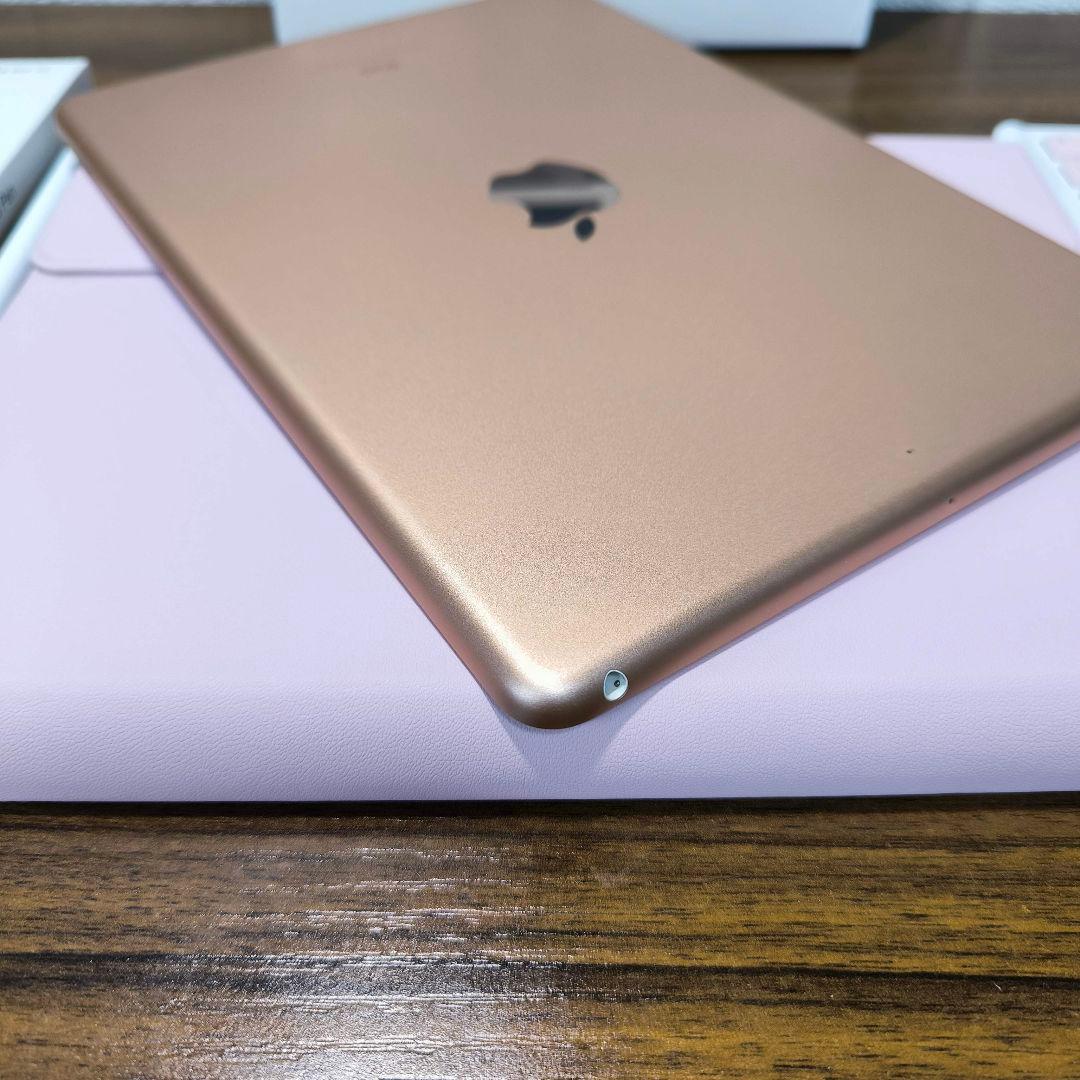 iPad 第6世代 Wi-Fi 128GB ケースとキーボード、タッチペン