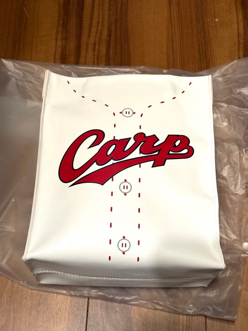 広島カープ 2024 限定品　紙袋風レザートートバッグ（ホーム）