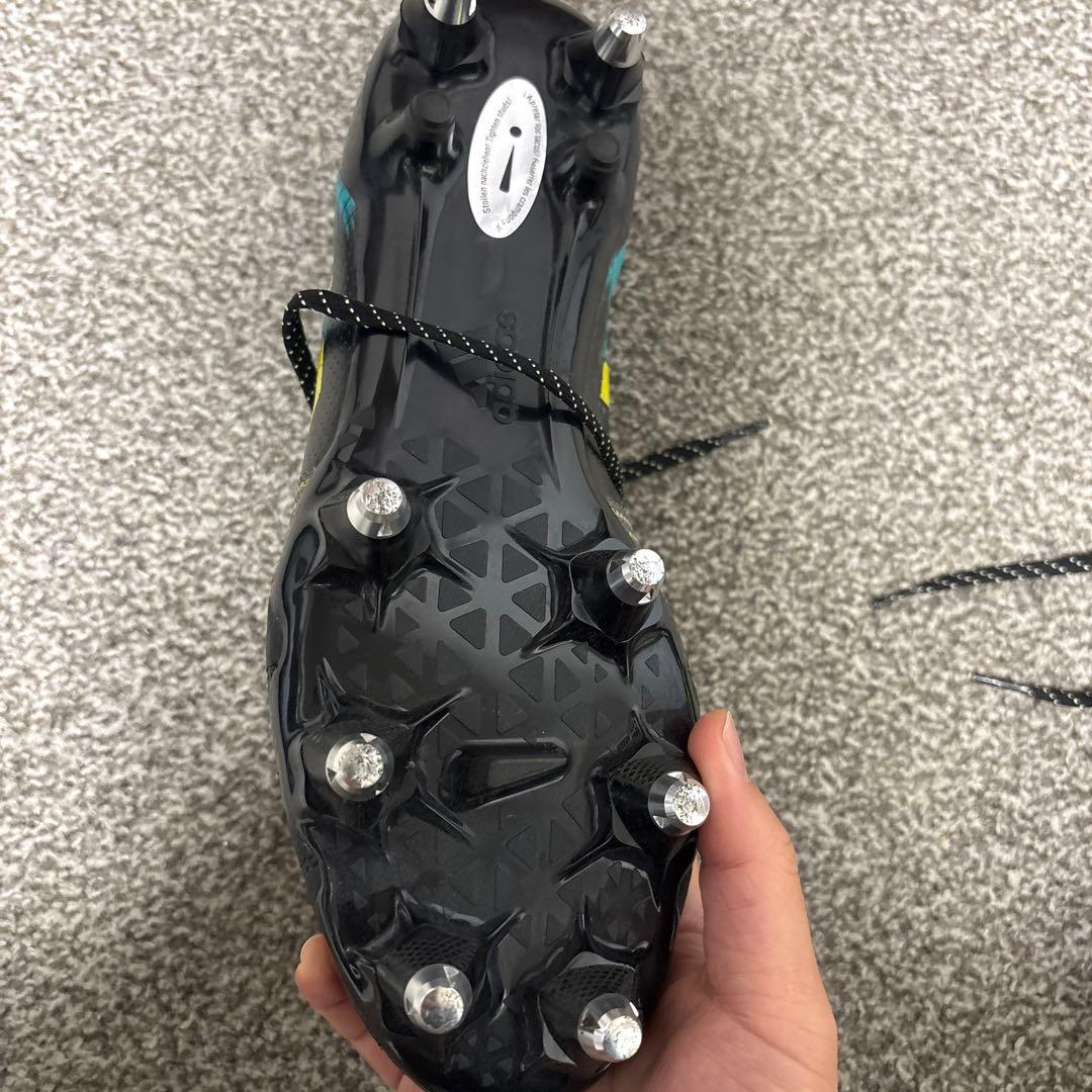 adidas サッカーシューズ スパイク 黒/青/黄