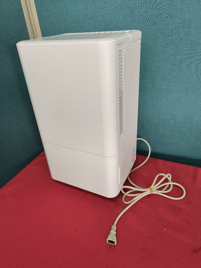 2023年製　アイリスオーヤマ コンパクトクーラーICA-0301G