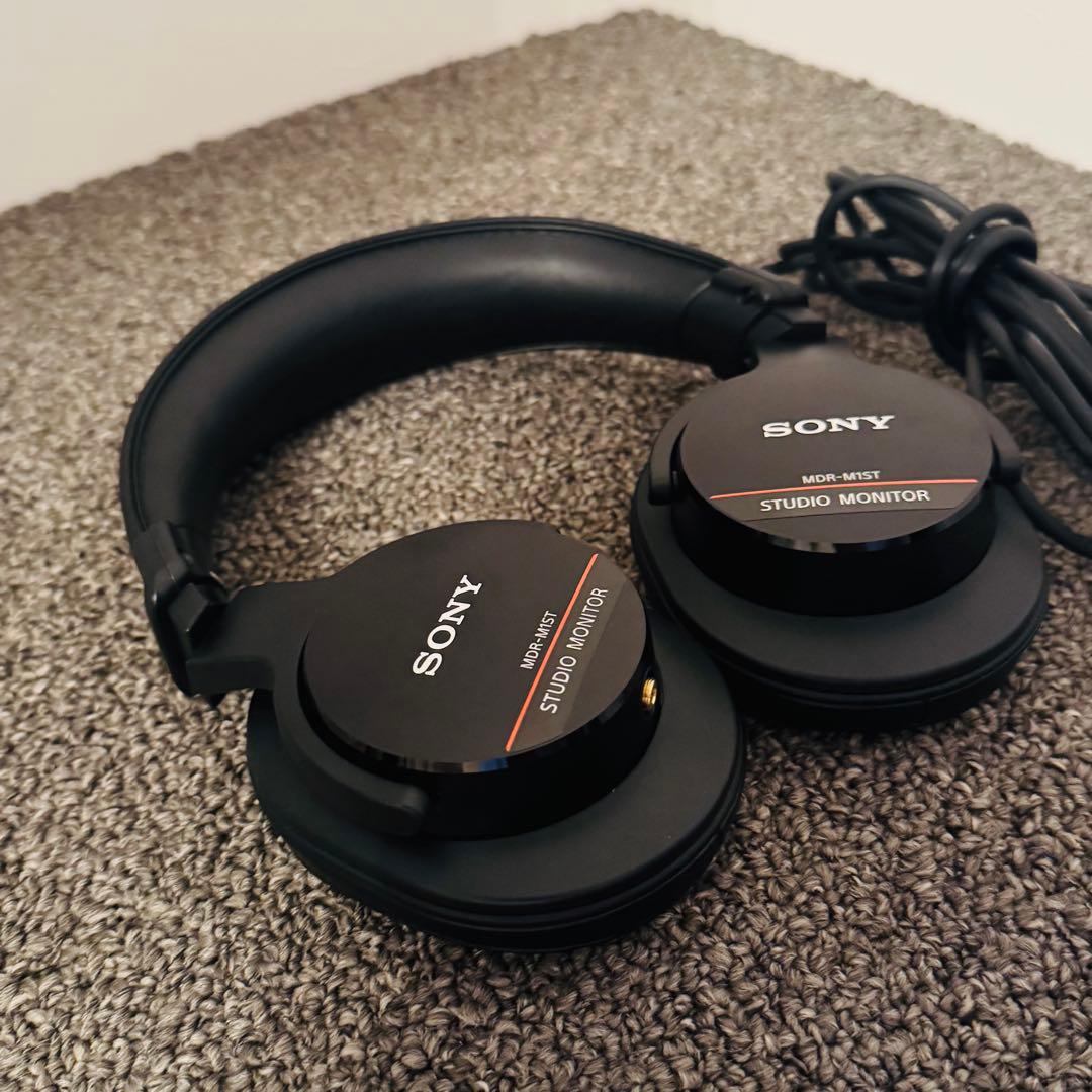【極美品】SONY スタジオモニター 有線ヘッドホン　MDR-M1ST