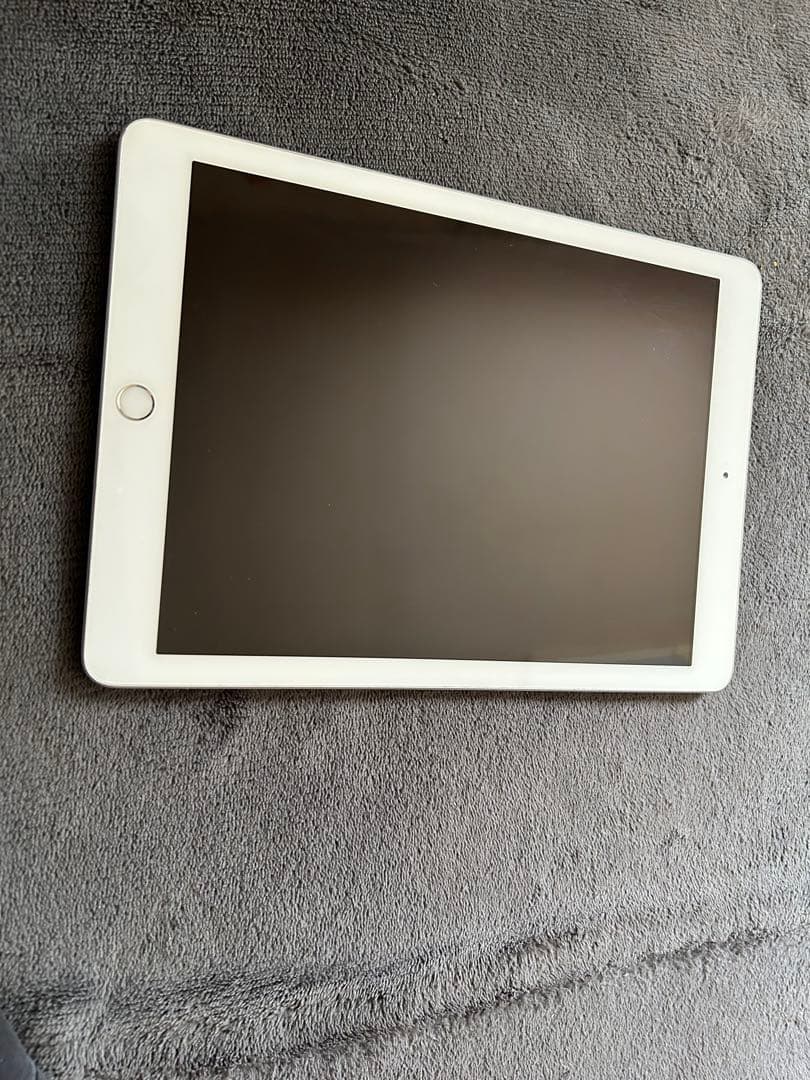 Apple iPad 第6世代シルバー本体