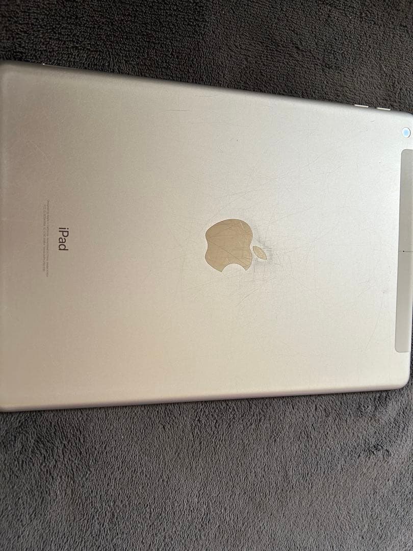 Apple iPad 第6世代シルバー本体