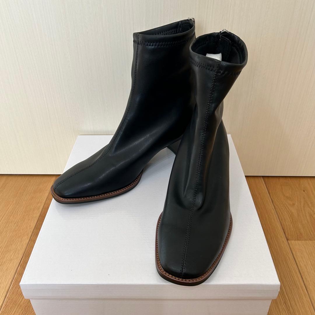 スタックヒール　ブーツ　ブラック　Discoat L 25.0