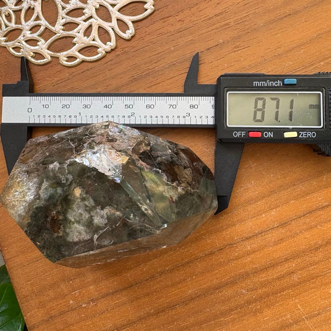 天然石 グリーン四季ガーデンクォーツ フリーフォーム置物285g