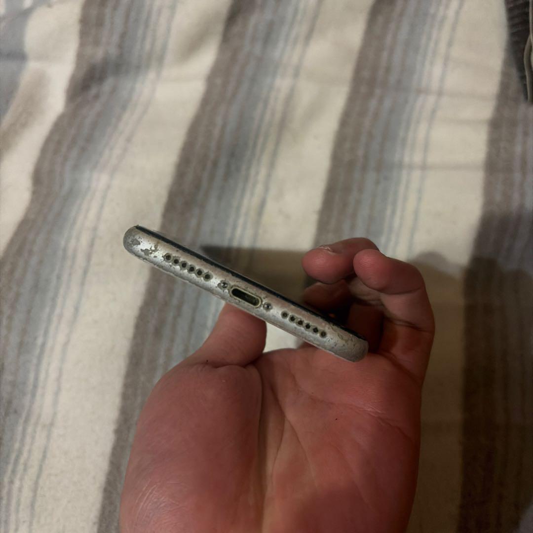 iPhone XR 本体 ジャンク品