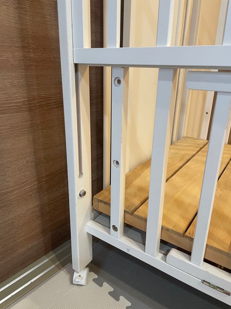 ホワイト 木製 ベビーベッド キャスター付き