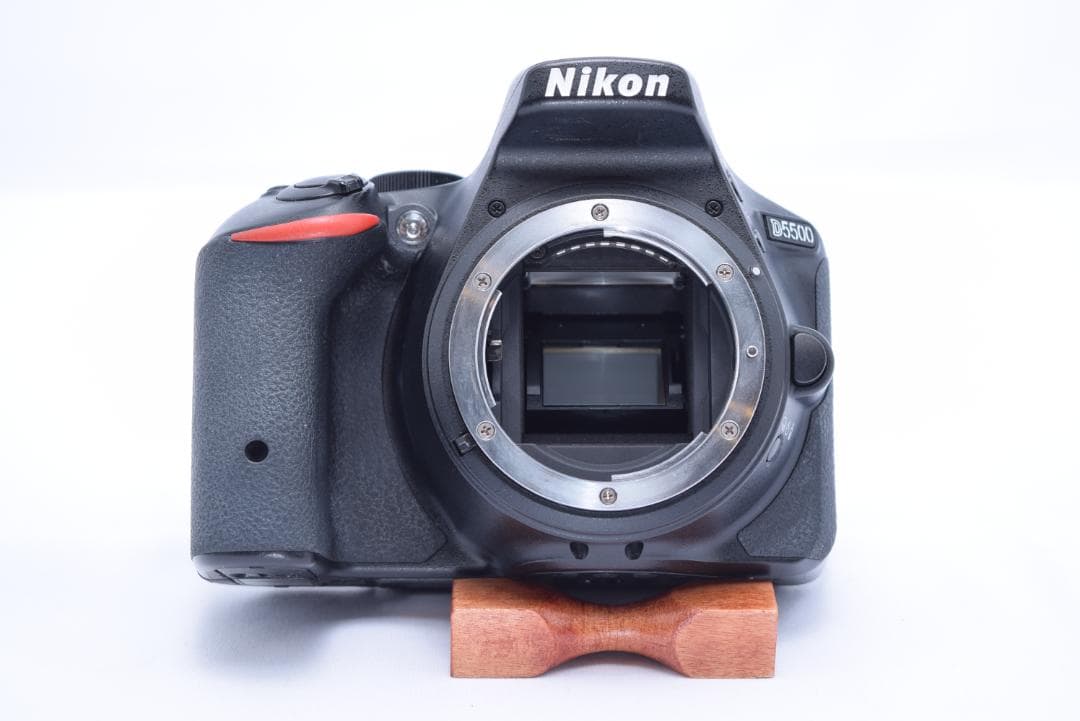❶美品　Nikon ニコン　D5500　Ｗレンズセット　バック、おまけ　付き