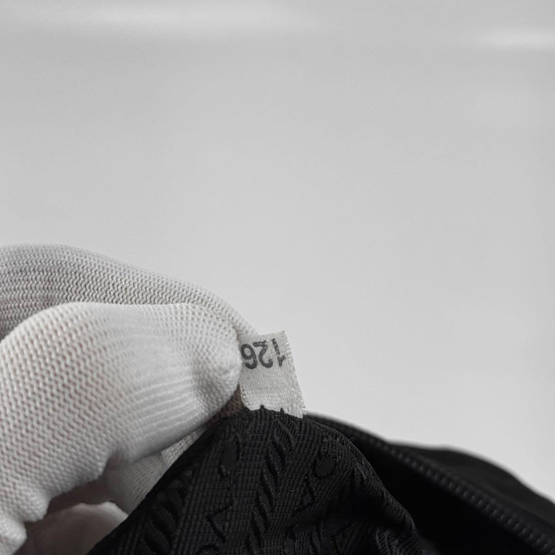 【美品】PRADA プラダ ミニボストンバッグ 三角ロゴ ナイロン 黒 白タグ