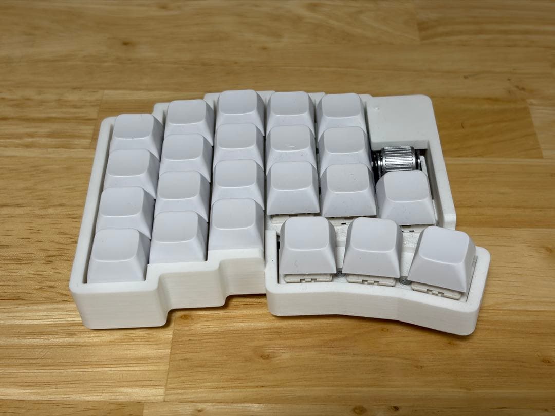 roBa ホワイト 組立て済み トラックボール付きキーボード 分割キーボード