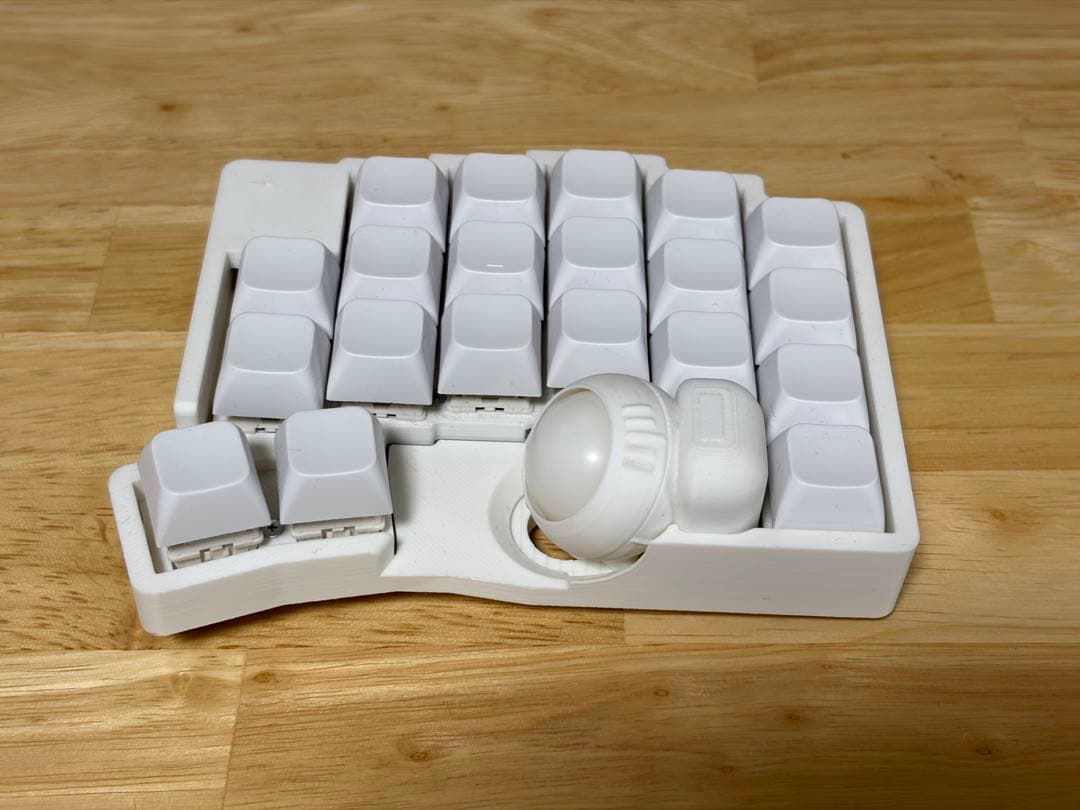 roBa ホワイト 組立て済み トラックボール付きキーボード 分割キーボード