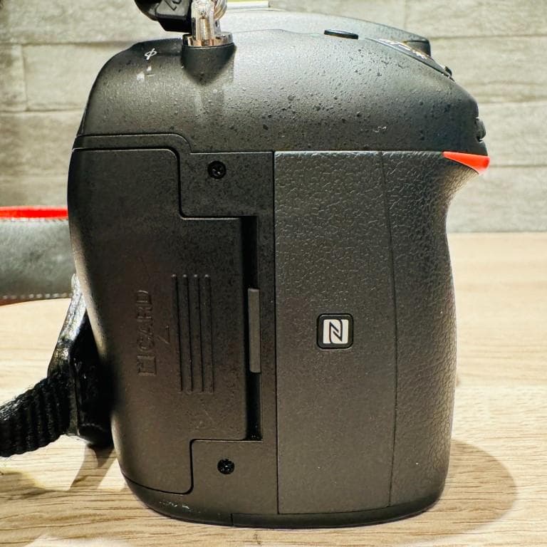 Nikon ニコンD7200 ボディ 純正充電器ほか シャッター回数894回