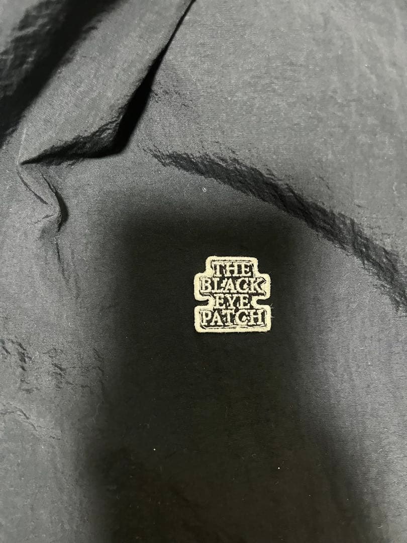 ブラックナイロンジャケット