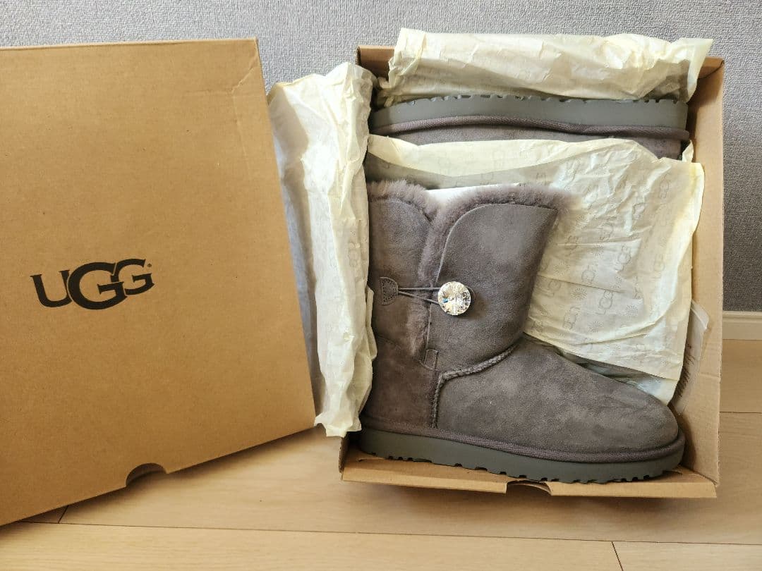 新品 UGG BAILEY Button スワロフスキー ベイリーボタン 8