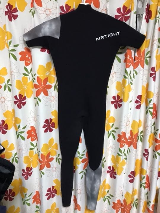 Airtight ウェットスーツ