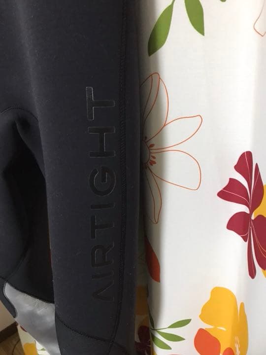 Airtight ウェットスーツ