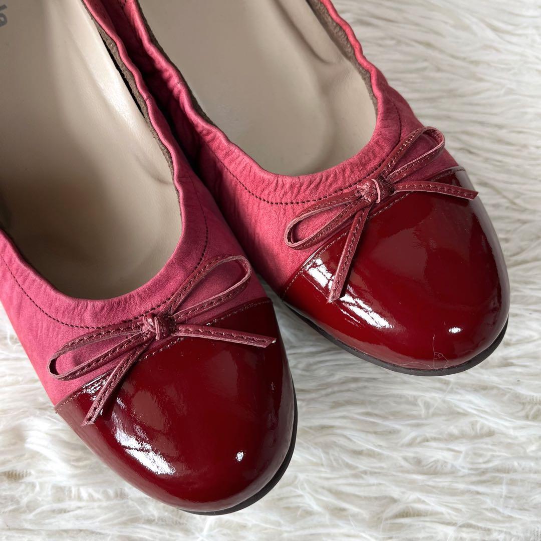 【新品未使用】ペダラ　エナメル　スエード　ローヒールパンプス　バレエシューズ