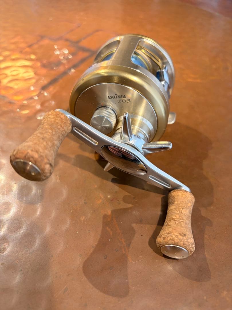 Daiwa ミリオネア　CV-Z 203 右巻き