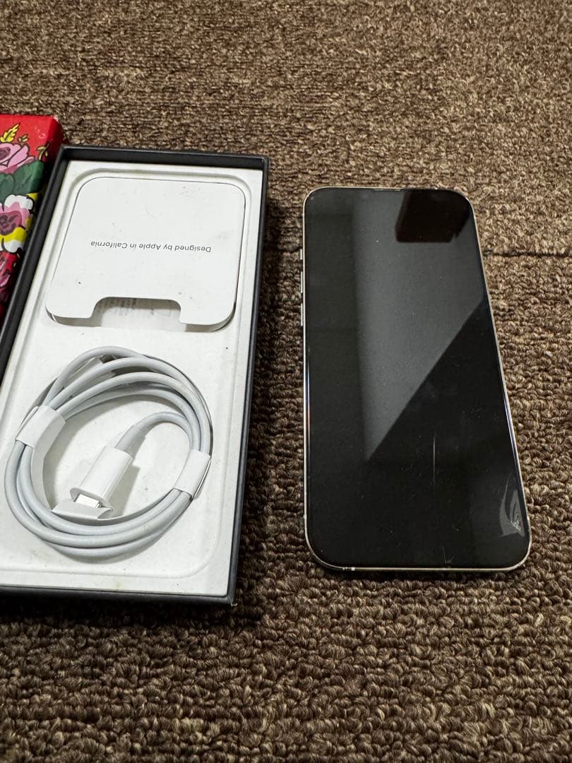 iPhone13pro silver 128gb ケンゾーケース付き