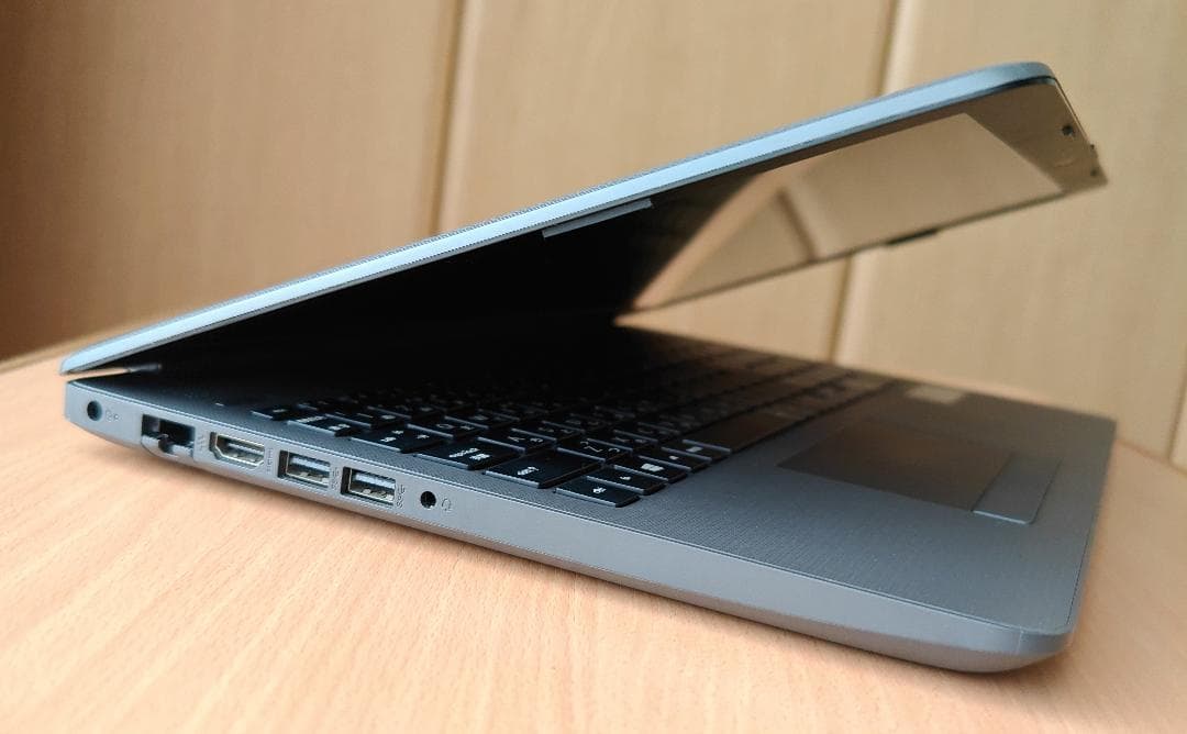 HPスリムな ノートパソコン