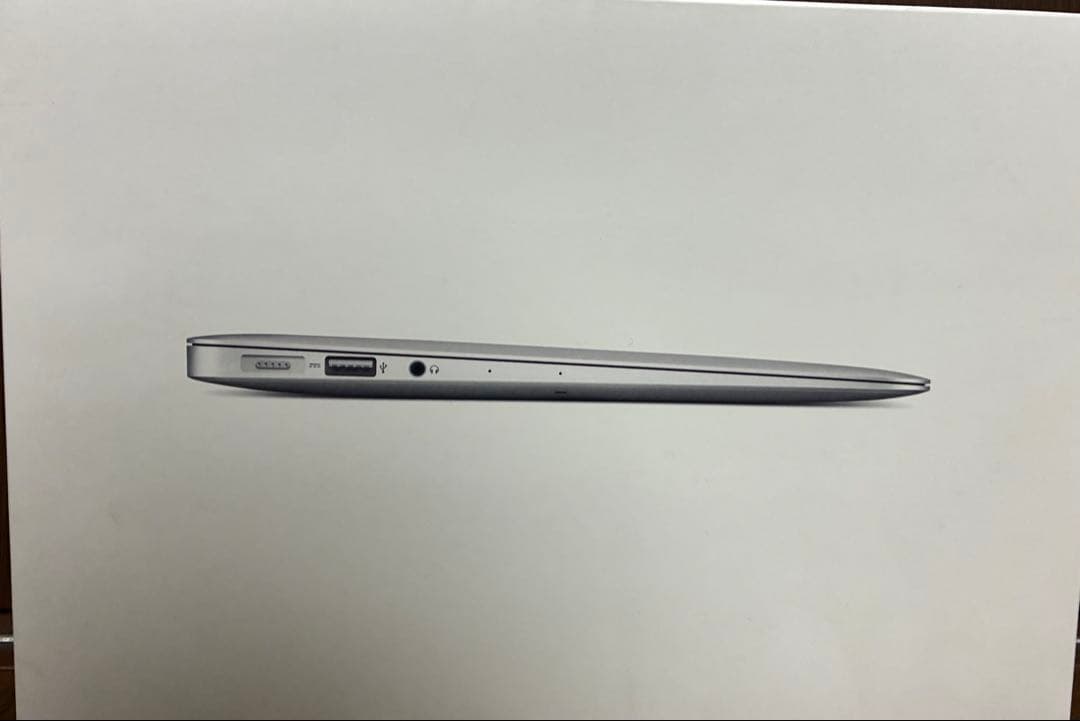 完動品　MacBook air 11インチ　2015 Intel Mac