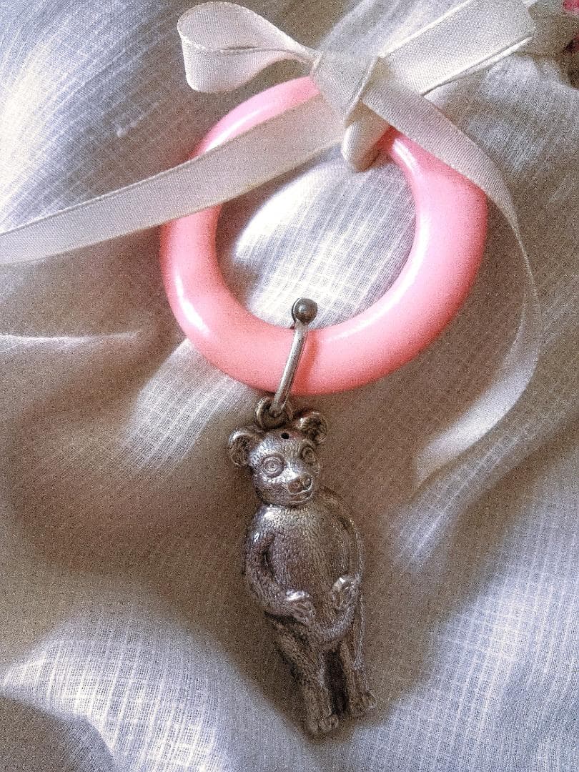 銀のテディベア　シルバー　ラトル　クラシカルデザイン　ヴィクトリアンデザイン