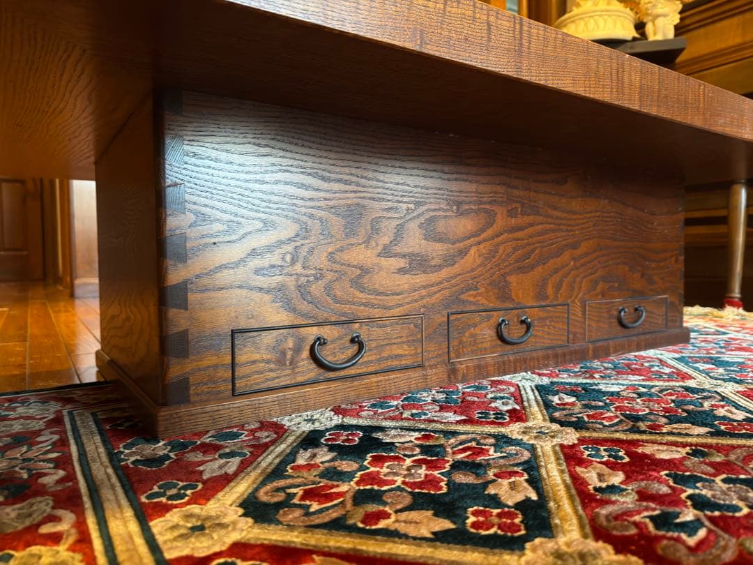 重厚で木目の美しい関西火鉢　長火鉢