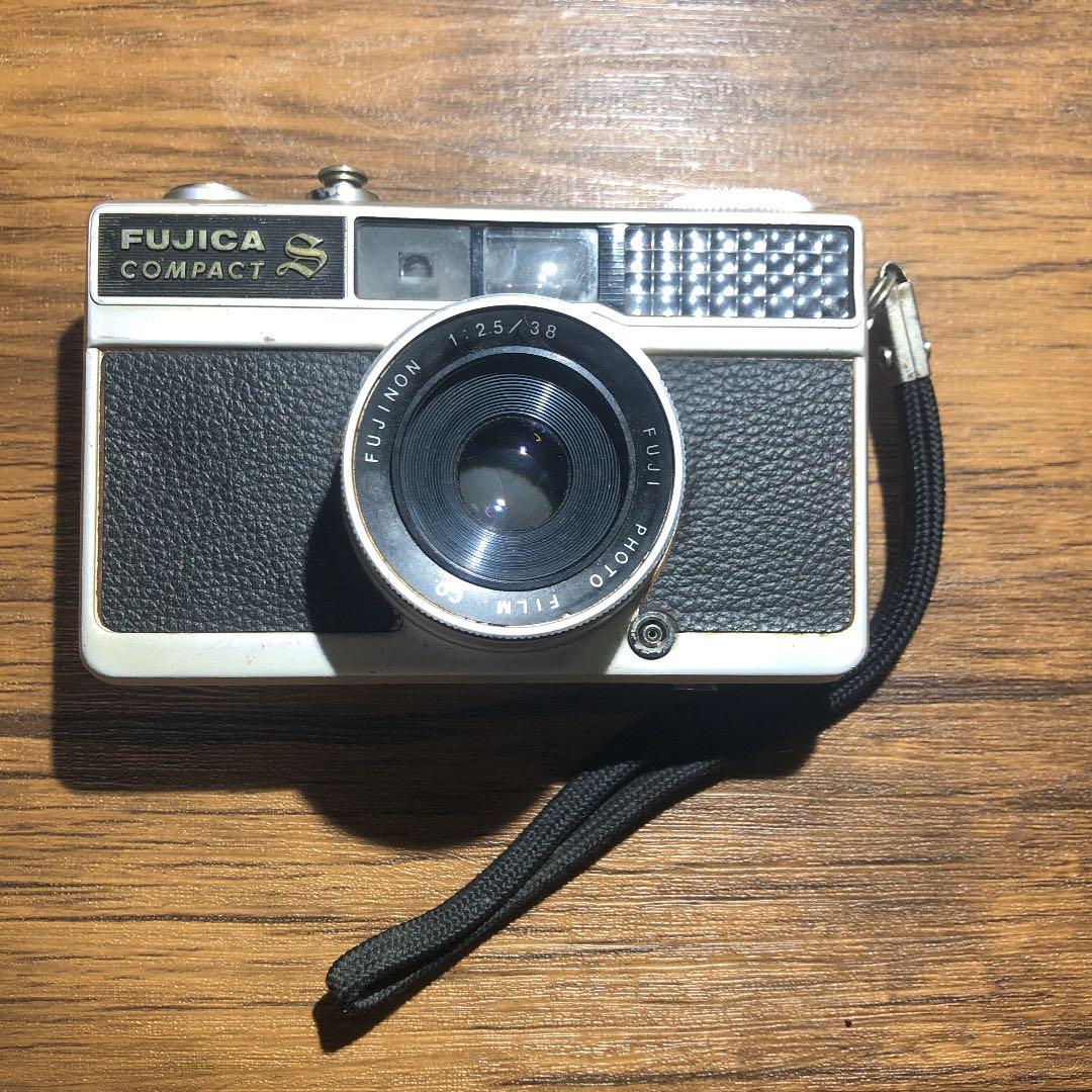 フィルムカメラ fujica compact S