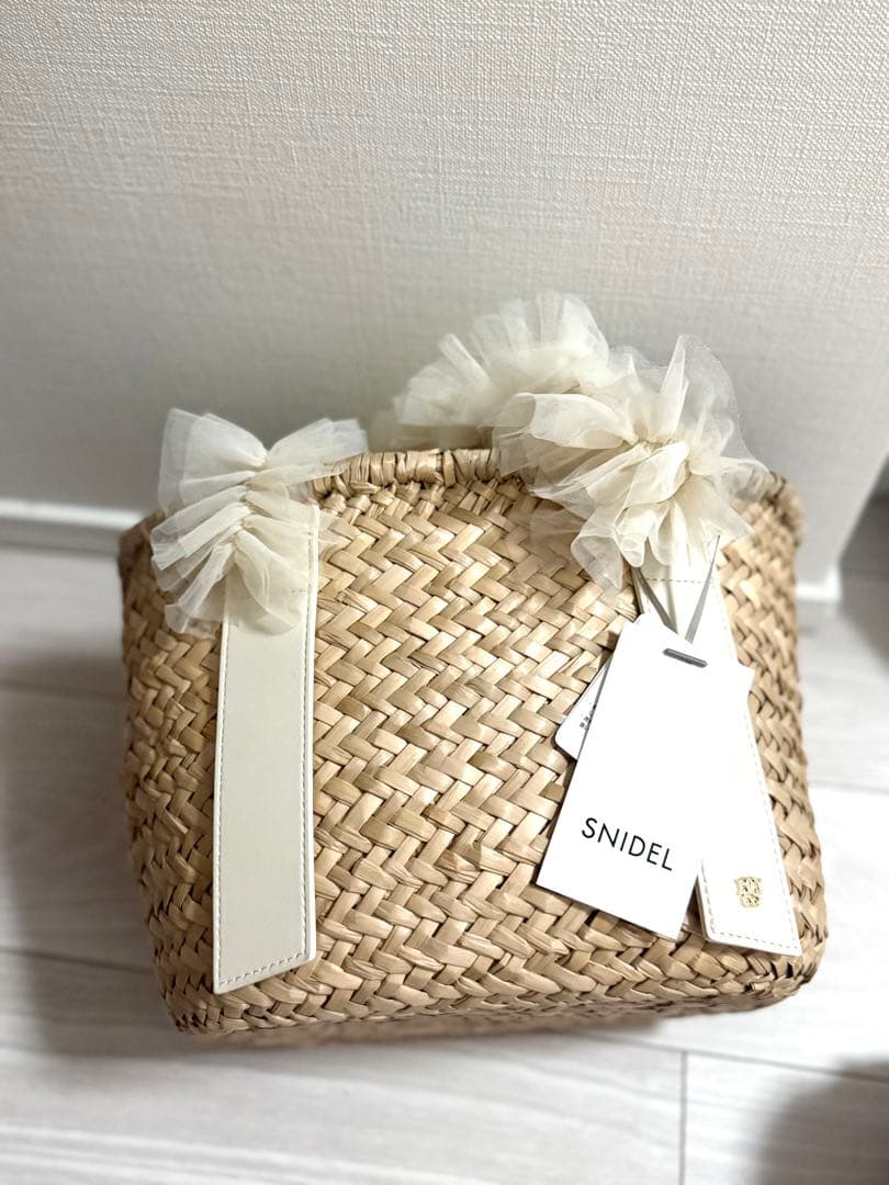 新品 SNIDEL ブレードチュールバッグ アイボリー　スナイデルカゴバッグ
