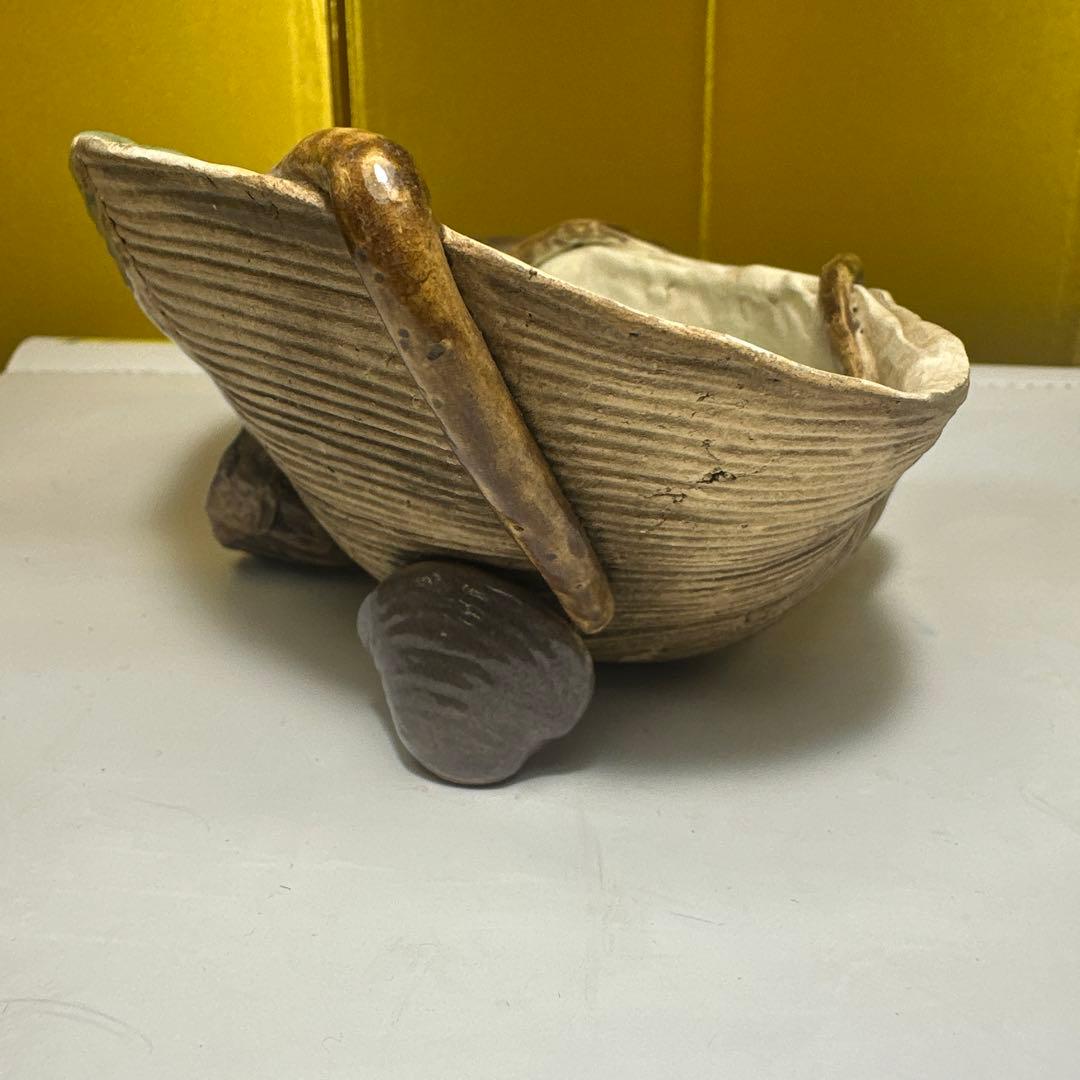 二六焼，楽山焼，水月焼，古董，インテリア，カニと葉の浮彫り陶器皿