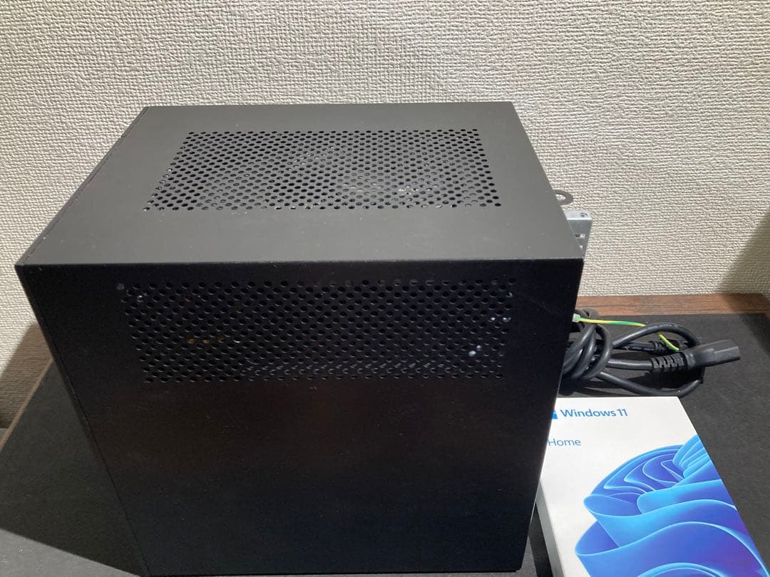 自作PC DeskMeet X300/5700X/32GB/RTX4060